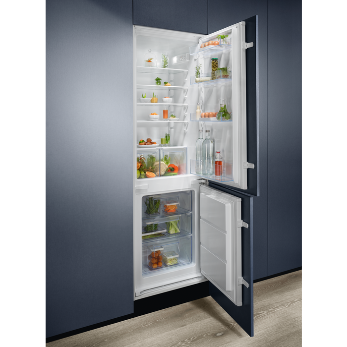 Electrolux - Integrated fridge freezer - LNS5LE18S