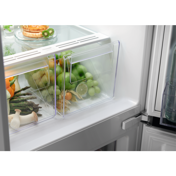 Electrolux - Integrated fridge freezer - LNS5LE18S